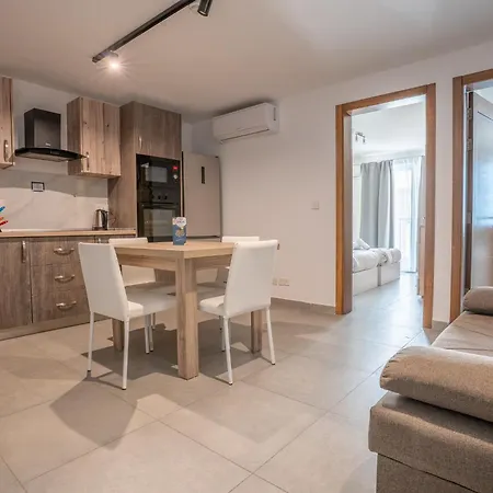Stillel Retreat Отель